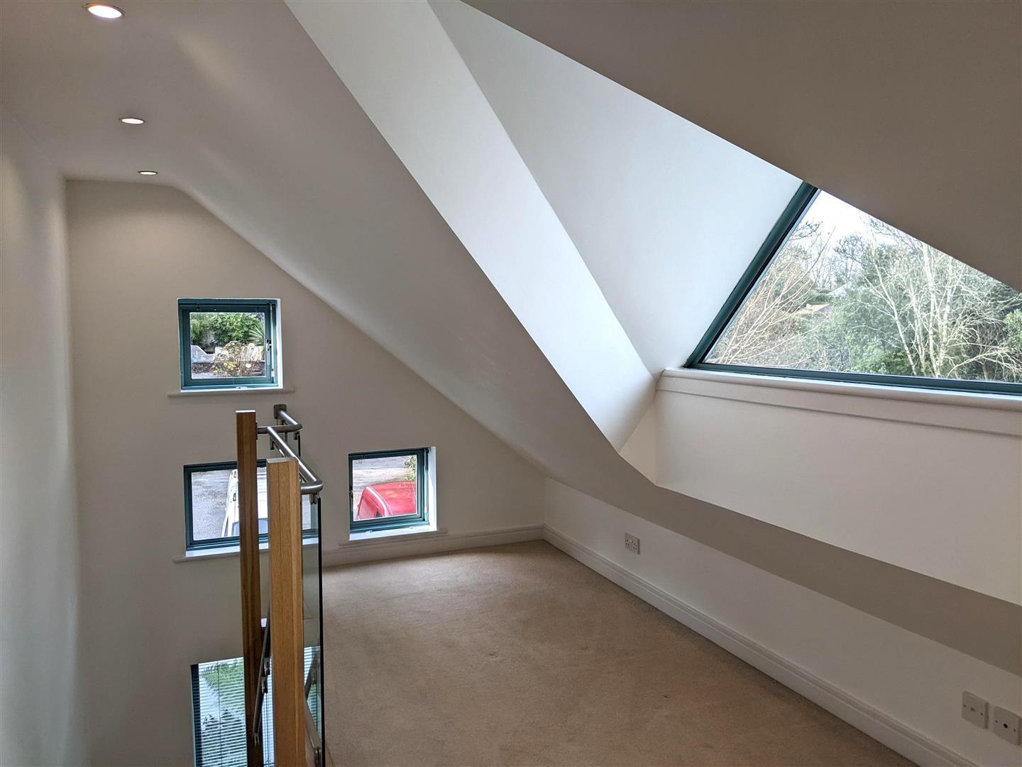 3 bed property in Dobbs Lane, Truro